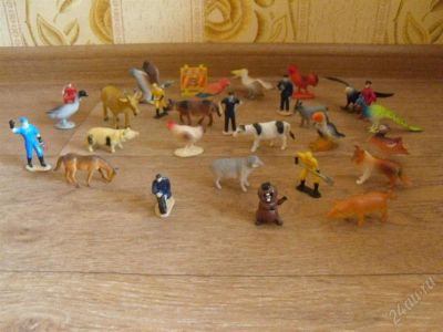 Лот: 2545203. Фото: 1. Отдам даром набор зверей и людей. Конструкторы