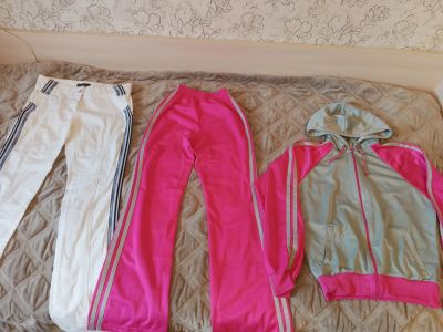 Лот: 22223540. Фото: 1. Спортивный костюм и брюки на девочку... Спортивная одежда