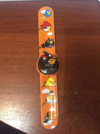 Лот: 9381653. Фото: 1. Детские часы браслет Angry Birds. Оригинальные наручные часы