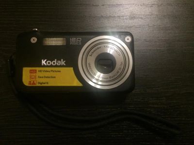 Лот: 11405036. Фото: 1. Фотоаппарат Kodak EasyShare V1253. Цифровые компактные