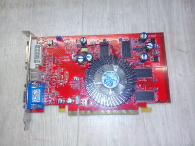 Лот: 14911625. Фото: 1. Видеокарта Radeon X550. Видеокарты