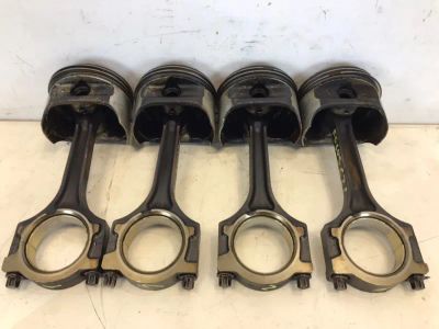 Лот: 21707851. Фото: 1. Шатун с поршнем Ford Focus CB4. Двигатель и элементы двигателя