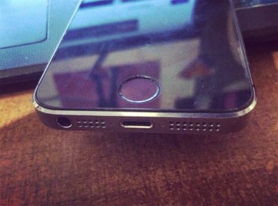 Лот: 4973481. Фото: 1. iPhone 5s 16Gb SpaceGray. Смартфоны