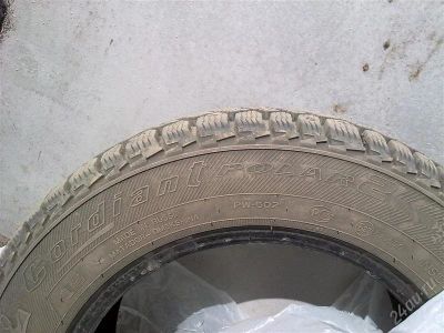 Лот: 981601. Фото: 1. Зимняя шипованная резина 185/65... Шины