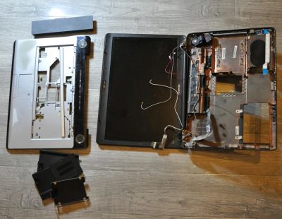Лот: 6109197. Фото: 1. Рабочий экран+сломаный корпус... Ноутбуки