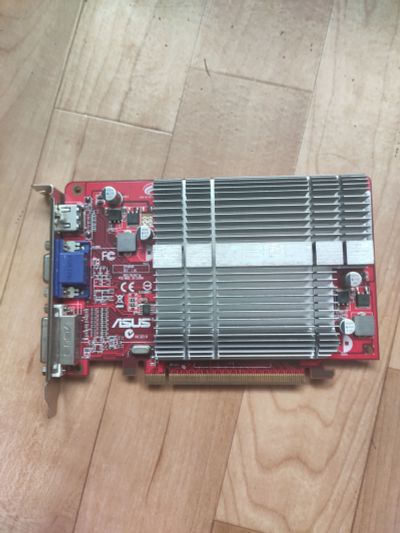 Лот: 19148932. Фото: 1. Видеокарта asus radeon 5450. Видеокарты