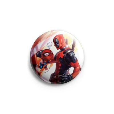 Лот: 10244811. Фото: 1. Значок комикс Marvel Дэдпул Человек-паук. Сувенирные