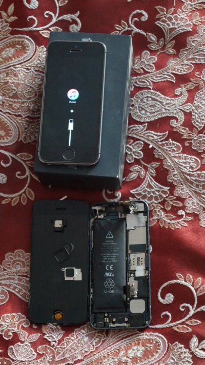 Лот: 8862035. Фото: 1. iphone 5 32gb и 5s одним лотом... Смартфоны