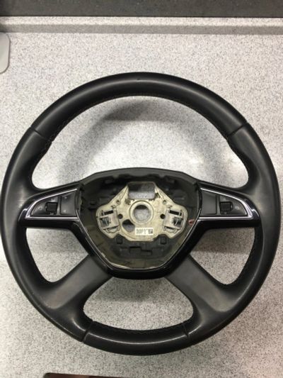 Лот: 15233037. Фото: 1. Руль Skoda Octavia A7, с кнопками. Чехлы, коврики, оплетки руля