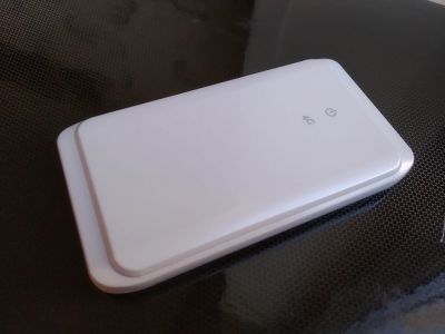 Лот: 14012843. Фото: 1. 4G модем - WiFi роутер YOTA Quantum. Маршрутизаторы (роутеры)