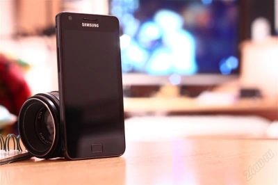 Лот: 1753790. Фото: 1. samsung galaxy s ii полный комплект... Кнопочные мобильные телефоны