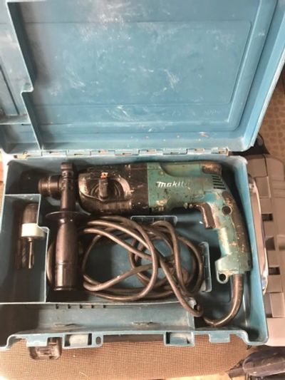 Лот: 18031301. Фото: 1. Перфоратор Makita HR2450. Электроинструмент