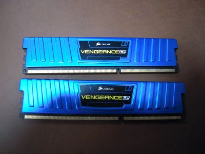 Лот: 14543767. Фото: 1. ОЗУ DDR3 8gb Corsair (память 2x4gb... Оперативная память