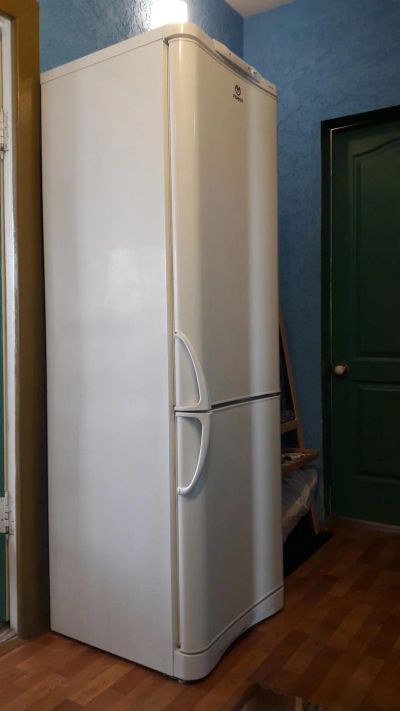 Лот: 9139340. Фото: 1. Холодильник Indesit C138NFG.016. Холодильники, морозильные камеры