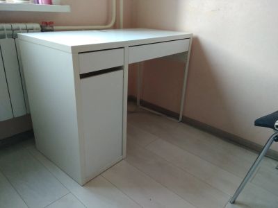 Лот: 12009299. Фото: 1. Стол письменный Ikea. Компьютерные и письменные столы