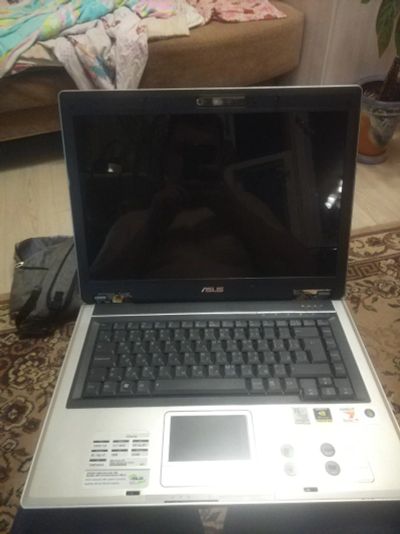 Лот: 16188254. Фото: 1. Ноутбук ASUS неисправный на запчасти. Клавиатуры для ноутбуков