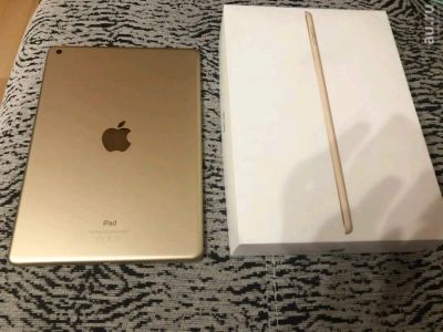 Лот: 14648253. Фото: 1. iPad 2017 32Gb в идеальном состоянии. Планшеты