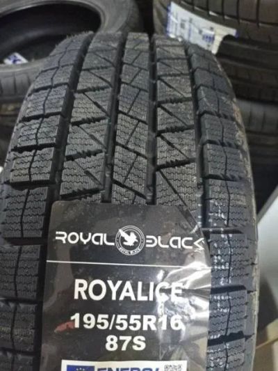 Лот: 23530055. Фото: 1. Зимняя резина 195/55 R-16 "Royal... Шины