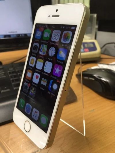 Лот: 15100688. Фото: 1. iPhone 5S 16 Gb. Смартфоны