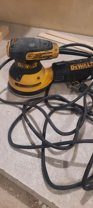Лот: 25525646. Фото: 1. Dewalt 6423. Электроинструмент