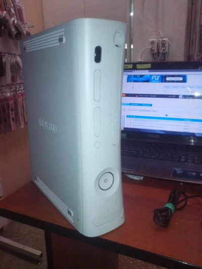 Лот: 4012443. Фото: 1. Xbox 360 (Iphone Nokia Samsung... Игровые приставки, консоли