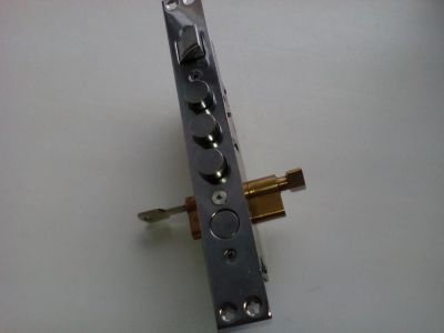 Лот: 6881118. Фото: 1. Замок врезной с цилиндровой защелкой... Замки