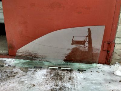 Лот: 13332042. Фото: 1. Стекло переднее левое боковое. Кузов