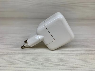 Лот: 16355927. Фото: 1. Адаптер питания Apple USB Power... Зарядные устройства, блоки питания, адаптеры сетевые для смартфонов