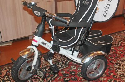 Лот: 4232011. Фото: 1. Продам трехколесный велосипед... Красноярск