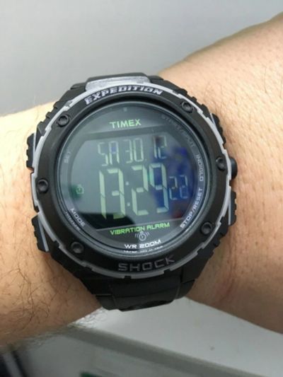 Лот: 10942889. Фото: 1. Часы Timex expedition shock. Оригинальные наручные часы