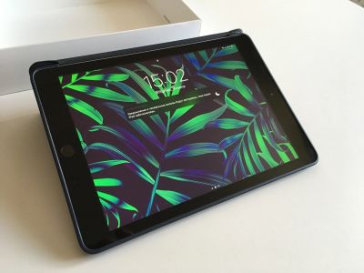 Лот: 14065382. Фото: 1. iPad 2017 32Gb WiFi. Планшеты