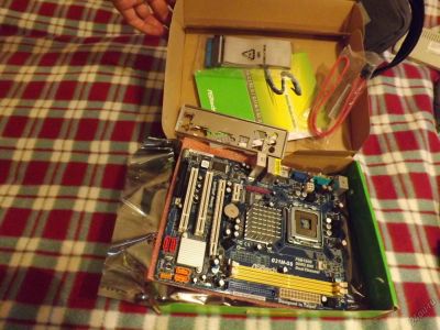 Лот: 5798445. Фото: 1. ASRock G31M-GS. Материнские платы