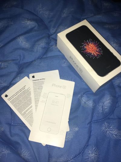 Лот: 16418492. Фото: 1. IPhone se 32gb. Смартфоны