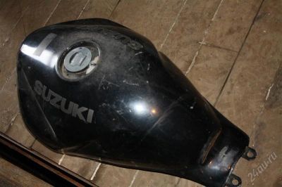 Лот: 1839616. Фото: 1. Suzuki Bandit 400 бак. Запчасти