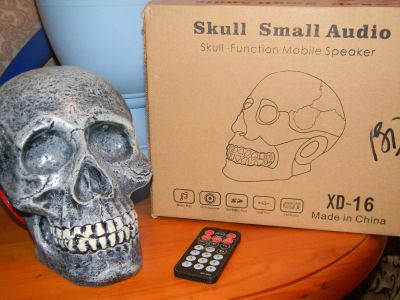 Лот: 4606375. Фото: 1. Колонка Skull Small Audio(череп... Портативные, беспроводные колонки
