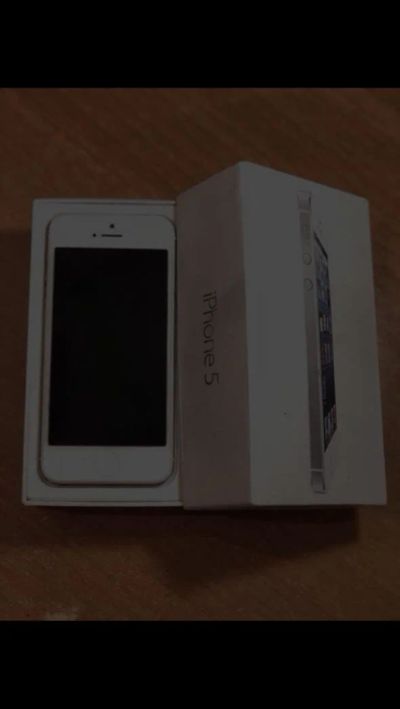Лот: 10972389. Фото: 1. iPhone 5 16gb белый оригинал. Смартфоны