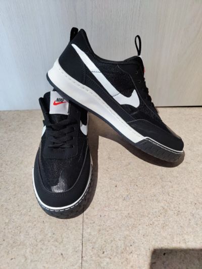 Лот: 25525178. Фото: 1. Кроссовки Nike, 40 и 45 размеры... Кеды, кроссовки, слипоны