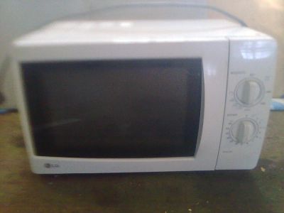 Лот: 5107106. Фото: 1. Микроволновка LG модель MB4029F... Микроволновки, мини-печи