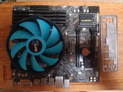 Лот: 25610462. Фото: 1. Комплект Ryzen 5 3400G + Gigabyte... Комплекты запчастей