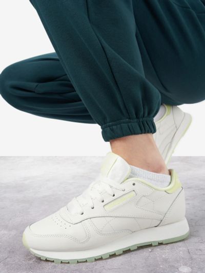 Лот: 24288972. Фото: 1. Кроссовки женские Reebok Classic... Кеды, кроссовки, слипоны