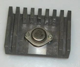 Лот: 18739536. Фото: 1. Радиатор с транзистором П216В. Радиаторы, системы охлаждения