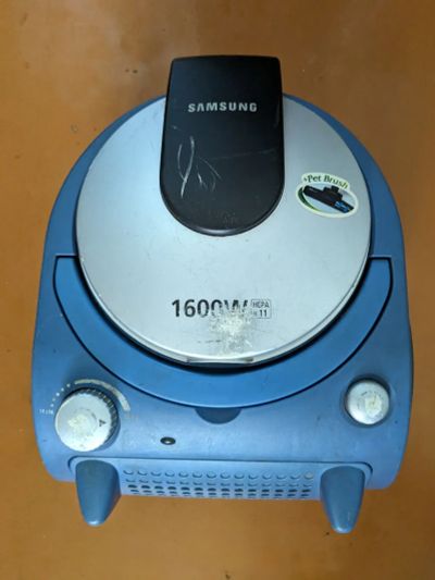 Лот: 21781109. Фото: 1. Пылесос Samsung 1600 ват. Пылесосы, паровые швабры