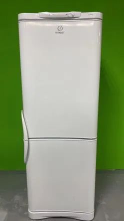 Лот: 21068765. Фото: 1. холодильник Indesit бу код 24354. Холодильники, морозильные камеры