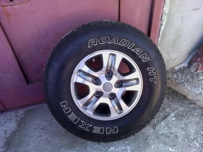 Лот: 6934329. Фото: 1. Продам шины на дисках Toyota Land... Шины