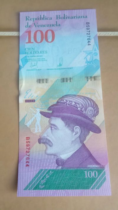 Лот: 25348574. Фото: 1. 100 боливар 2018 года Венесуэла. Америка