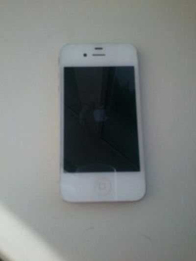 Лот: 4993771. Фото: 1. Iphone 4 8gb. Смартфоны