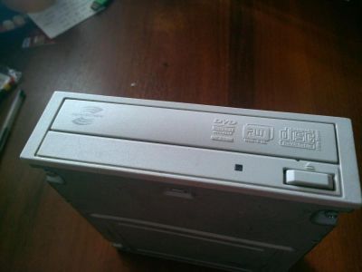 Лот: 5994852. Фото: 1. DVD-RW привод IDE с технологией... Приводы CD, DVD, BR, FDD
