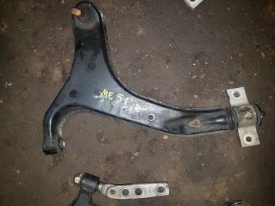 Лот: 20897038. Фото: 1. Рычаг подвески нижний Nissan Elgrand... Ходовая, подвеска, рулевое управление