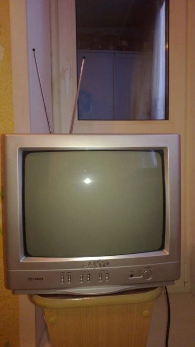 Лот: 4984376. Фото: 1. Продам маленький цветной телевизор... Телевизоры