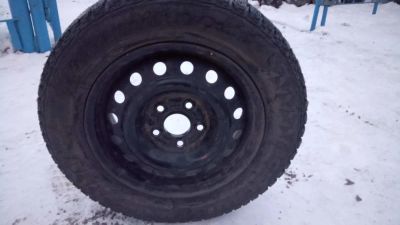 Лот: 8695558. Фото: 1. продам 2 шины Bridgestone -1500. Шины